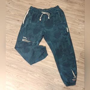 SOLD! Nike Men's Dri-FIT Standard Issue Blue Floral Print Basketball Joggers